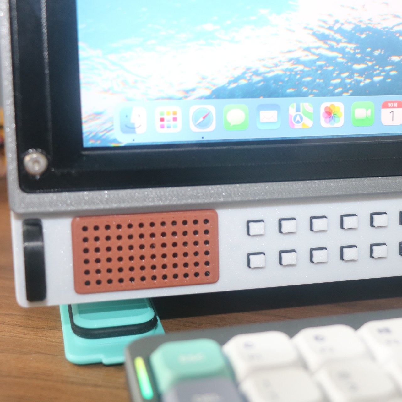 Table retro monitor CRT replic - Retro Gaming Monitor ulasan dan harga